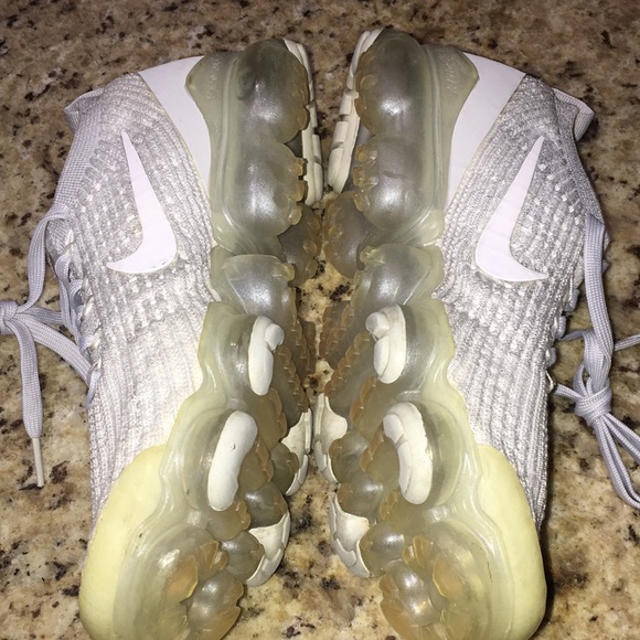 Nike Air VaporMax Flyknit 3 - Picture 7 of 11